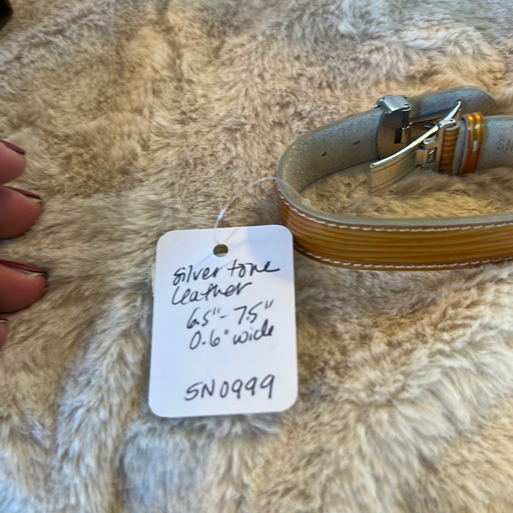 Authentic Louis Vuitton bracelet, leather and silver EUC - Picture 7 of 8